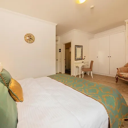 Zemira Garden Holiday home