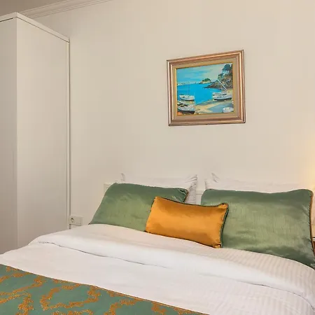 Zemira Garden Holiday home
